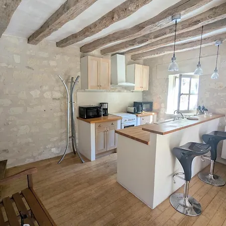 Holiday home Chateau De Chaintres Dampierre-sur-Loire