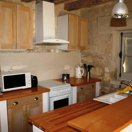 Chateau De Chaintres