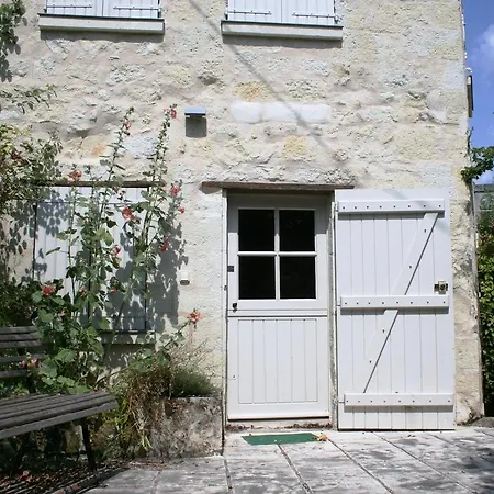 Chateau De Chaintres