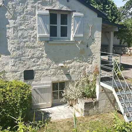 Chateau De Chaintres Dampierre-sur-Loire