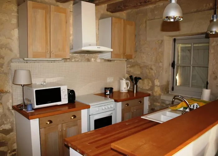 Chateau De Chaintres